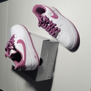 Nike Air Force 1 "07" size 8 mens white/light bordeaux-white